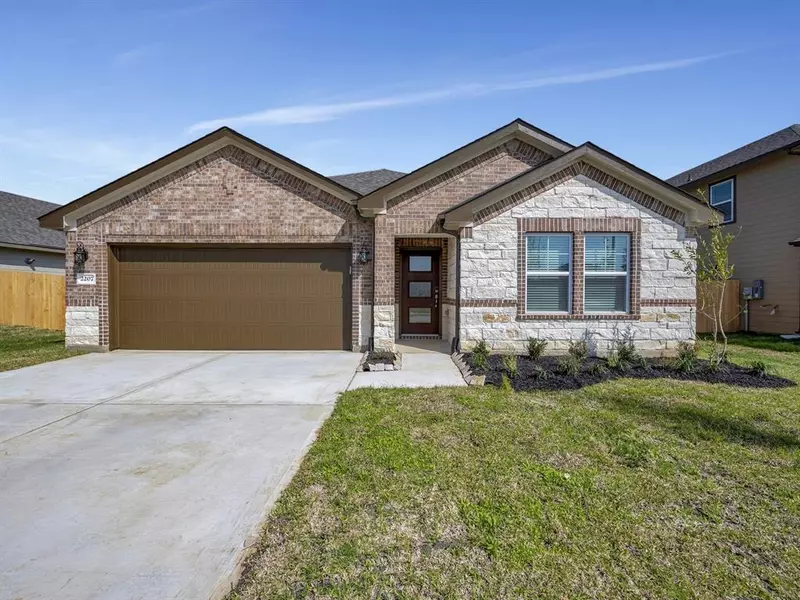 2207 Cherryvale DR, Tomball, TX 77375