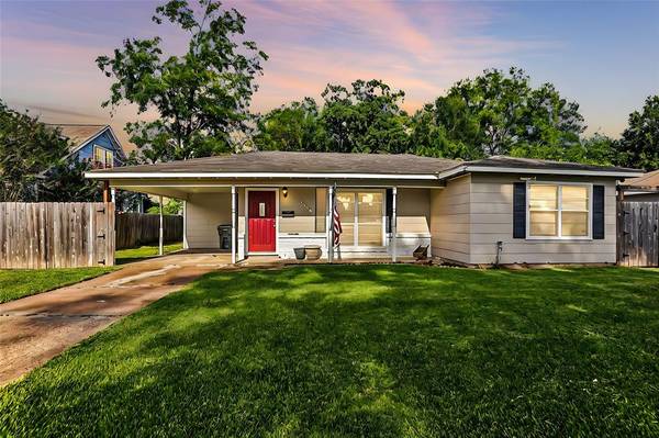 1114 N Travis ST,  Liberty,  TX 77575