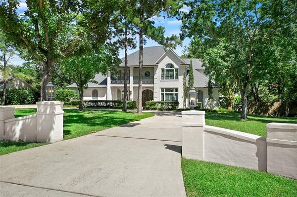 911 Pine Hollow DR, Friendswood, TX 77546