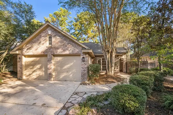 66 Vista Cove DR, The Woodlands, TX 77381