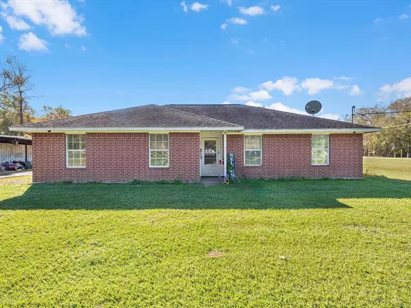 1104 County Road 401, Dayton, TX 77535