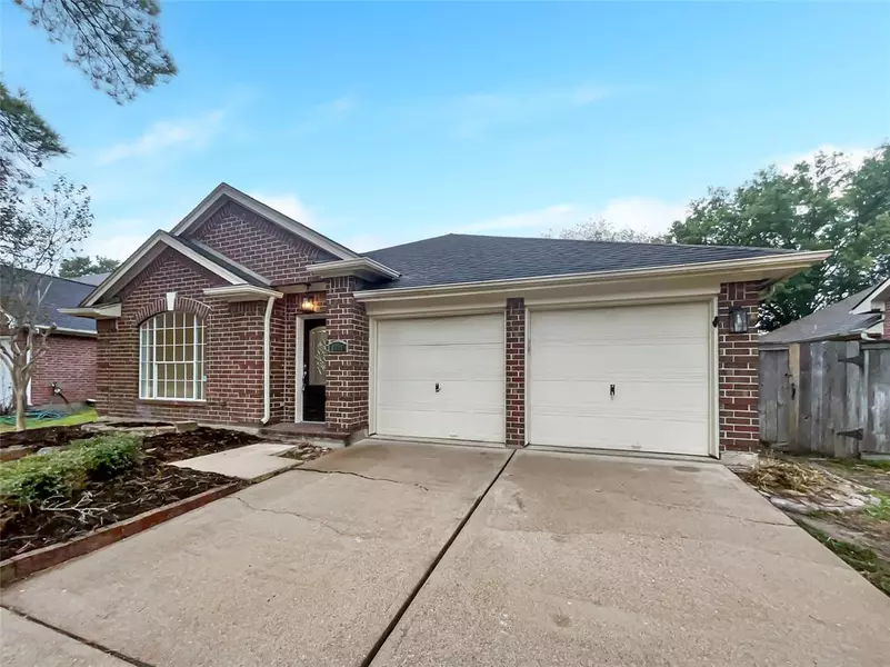 6611 Springcrest DR, Sugar Land, TX 77479