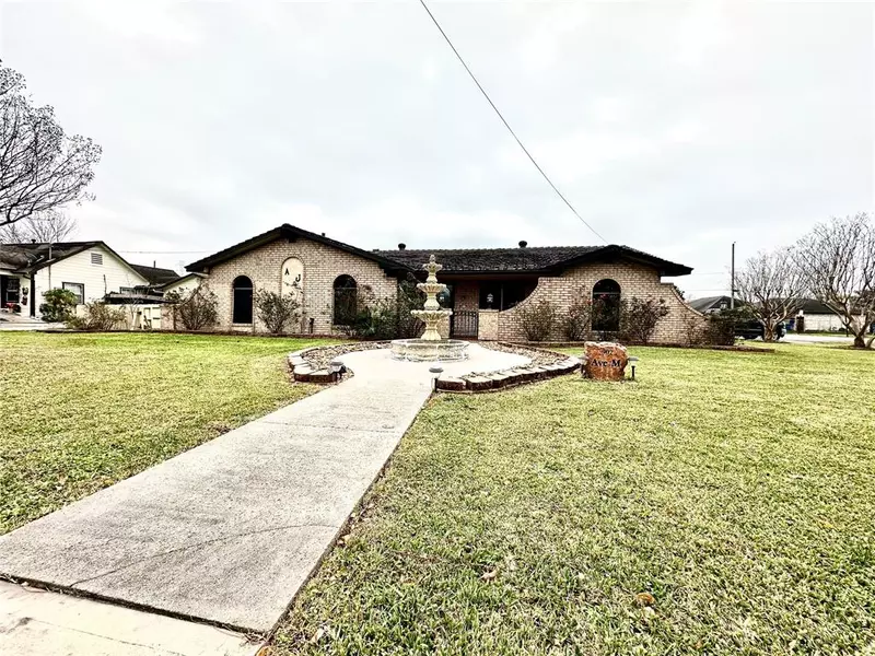 902 Avenue M, South Houston, TX 77587