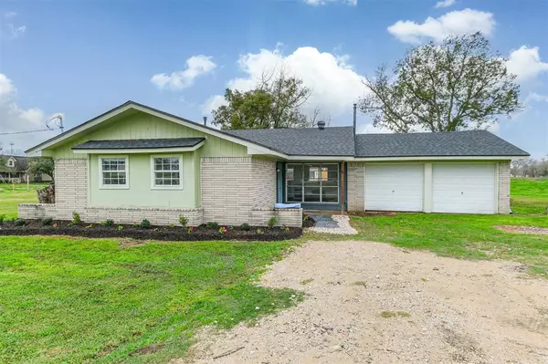 3004 W Parkwood AVE, Friendswood, TX 77546