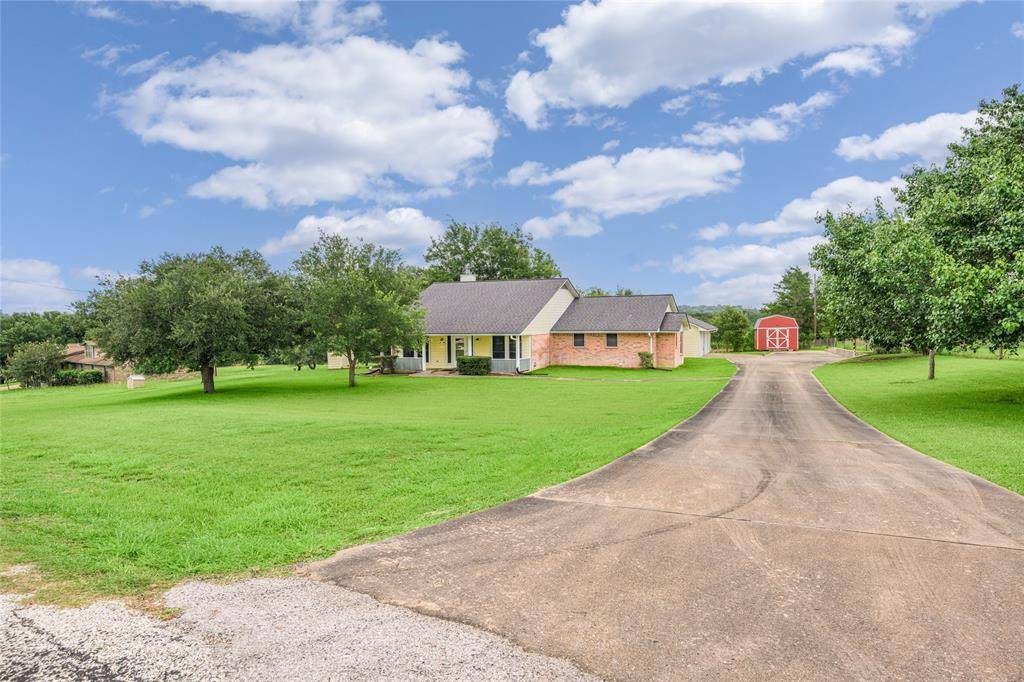 7027 Kurt DR, Brenham, TX 77833