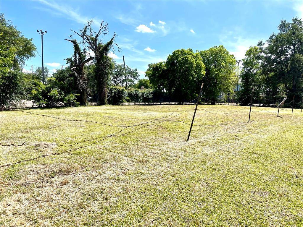2002 Telephone RD, Houston, TX 77023