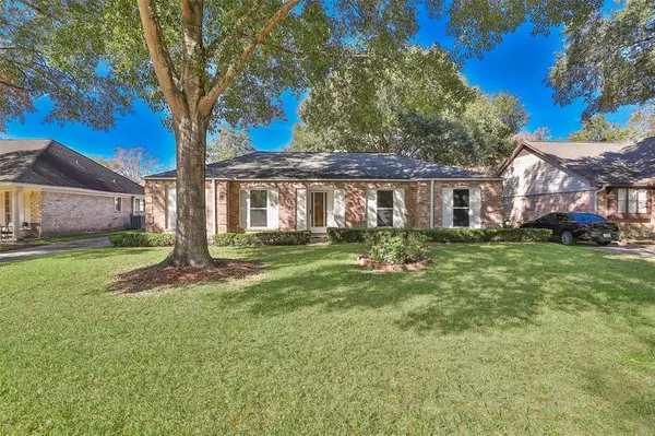 Sugar Land, TX 77498,13902 Oakwood LN