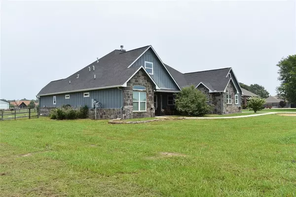 New Waverly, TX 77358,7 Long Horn Loop CT