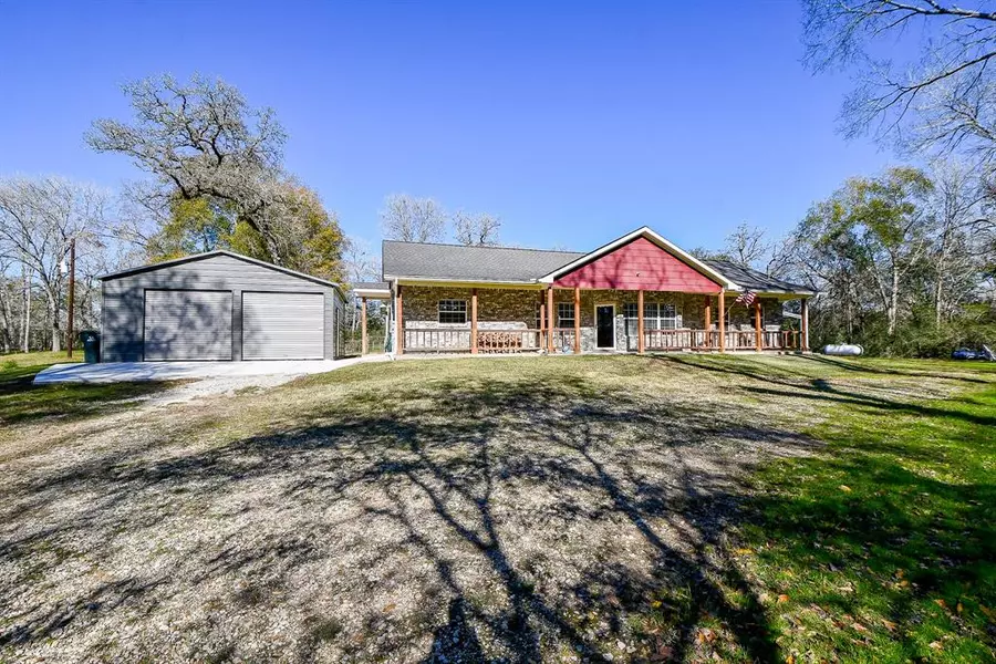 145 Pin Oak LN, Hempstead, TX 77445