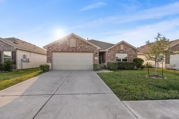 634 W Fairway Lake DR, Alvin, TX 77511