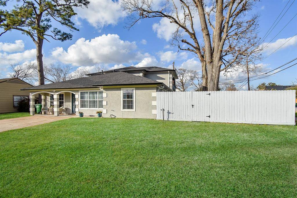 Houston, TX 77055,7106 Housman ST