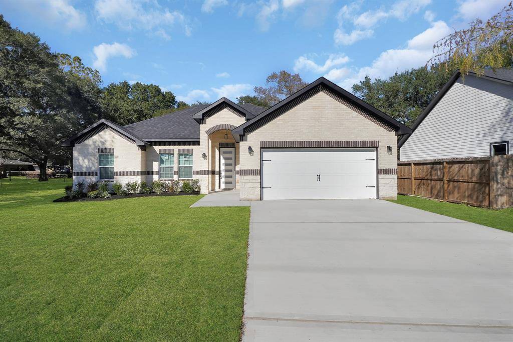 2506 Myrtle ST,  Waller,  TX 77484
