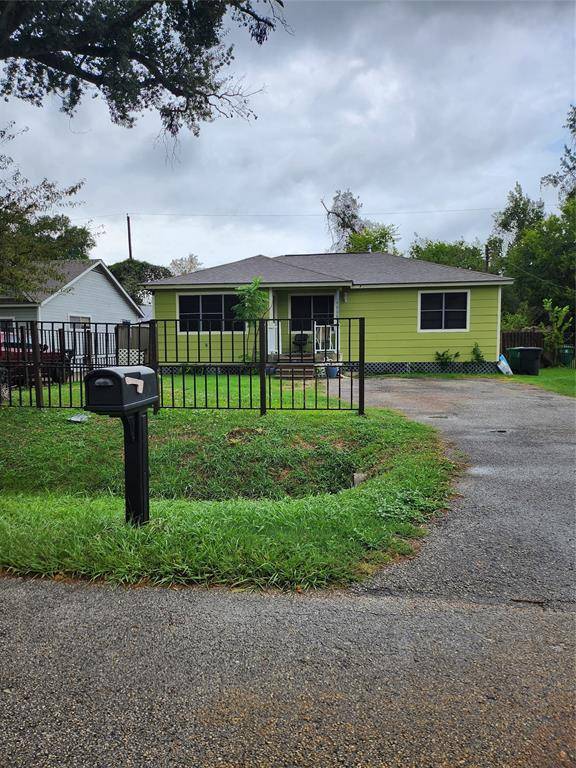 1018 Saint Clair ST, Houston, TX 77088