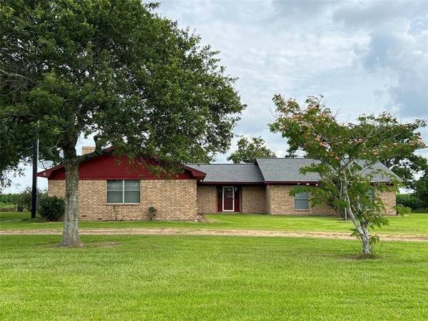 2431 County Road 370, El Campo, TX 77437