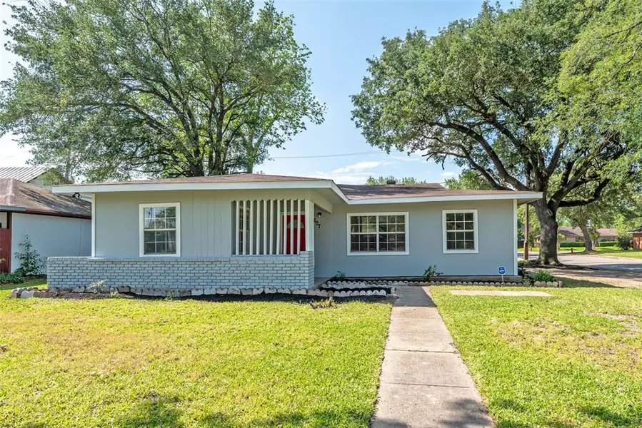 607 West AVE, Pasadena, TX 77502