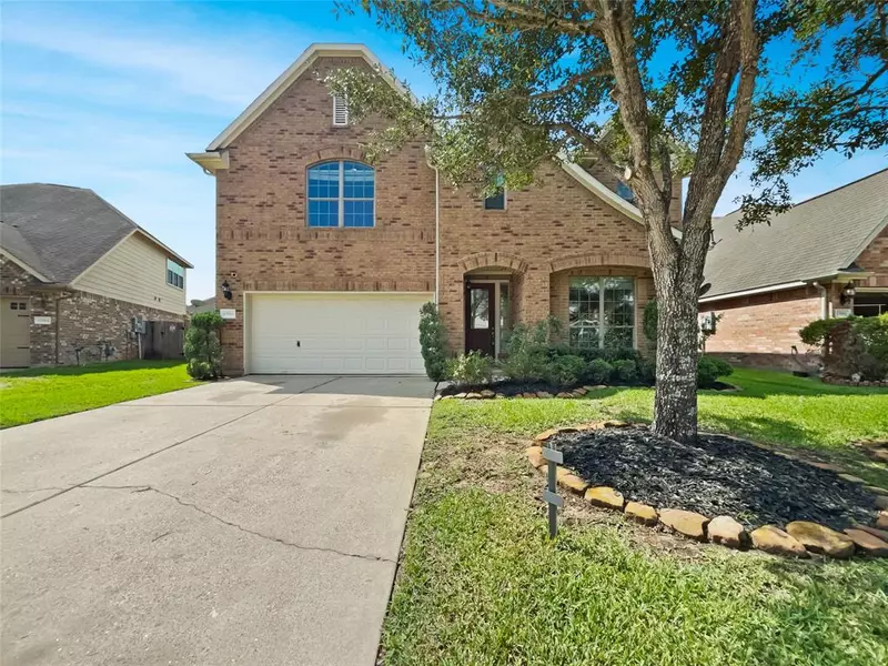 13504 Misty Shadow LN, Pearland, TX 77584