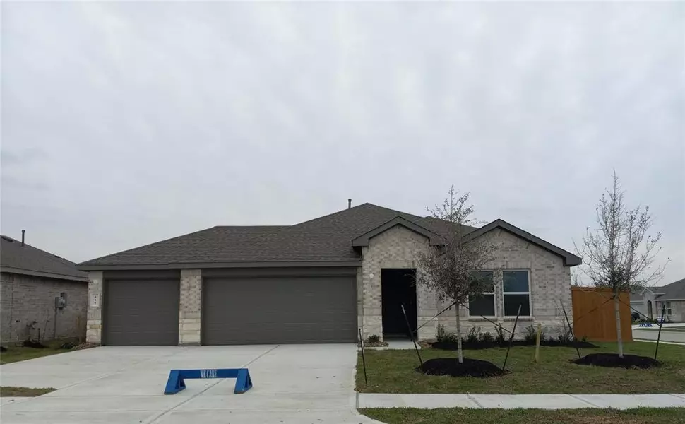 819 Brazos TRL, Dayton, TX 77535