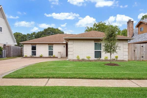 16211 La Avenida DR, Houston, TX 77062