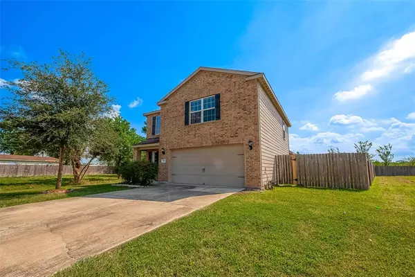 Highlands, TX 77562,2818 Tracy LN