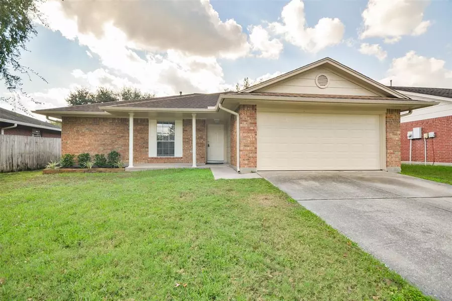 2402 Meandering TRL, Kingwood, TX 77339