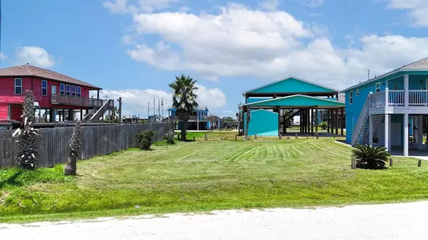 Crystal Beach, TX 77650,1012 S Stingaree