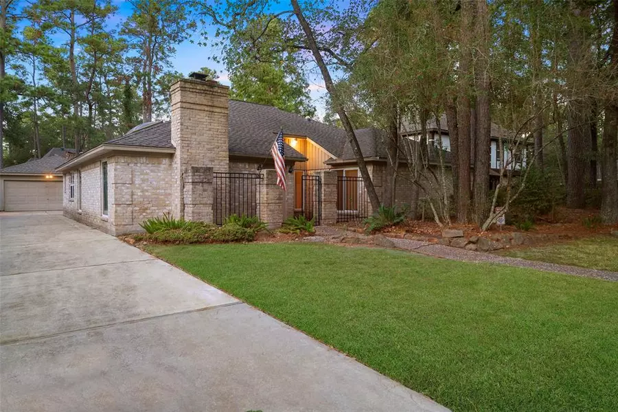 2043 Lakeville DR, Kingwood, TX 77339