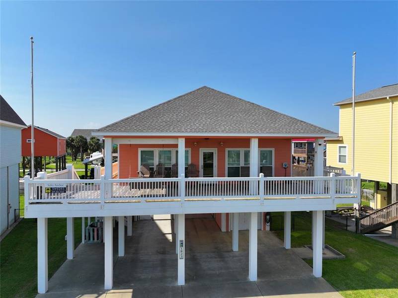 1823 Pompano LN, Crystal Beach, TX 77650