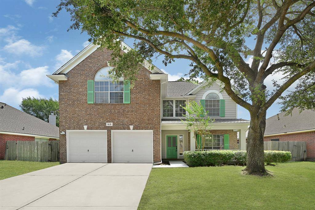 915 Featherbrook CT, Sugar Land, TX 77479