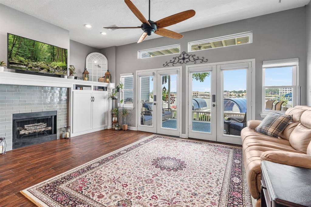 3 Key Harbour DR, Conroe, TX 77356