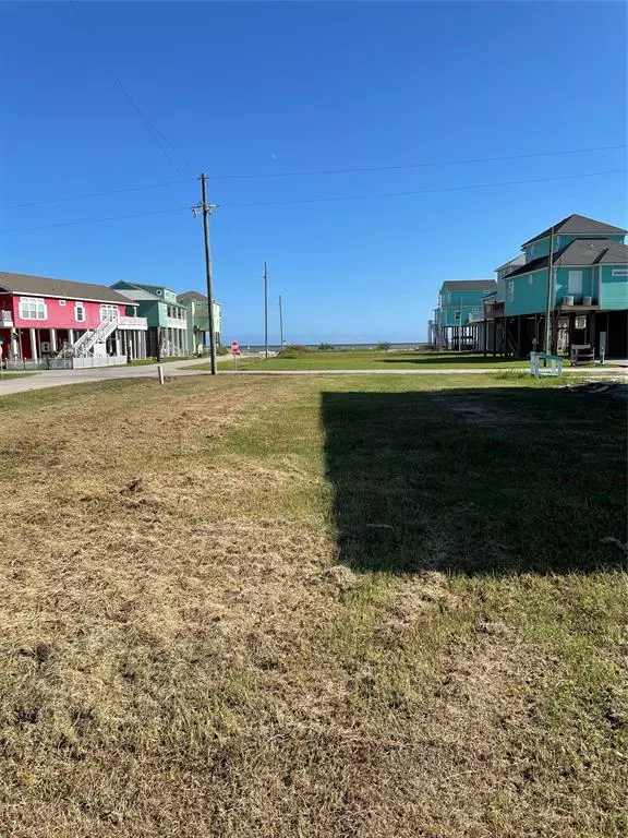 2813 Gulfview Ln LN, Crystal Beach, TX 77650