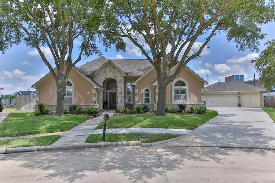 4230 Copper CRK, Baytown, TX 77521