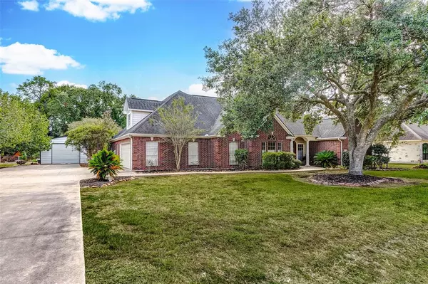 Winnie, TX 77665,615 Meadowlark LN