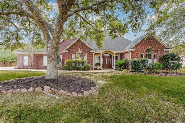 Winnie, TX 77665,615 Meadowlark LN