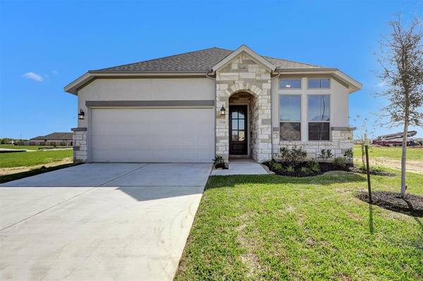 7530 Coral Lake Dr, Cypress, TX 77433