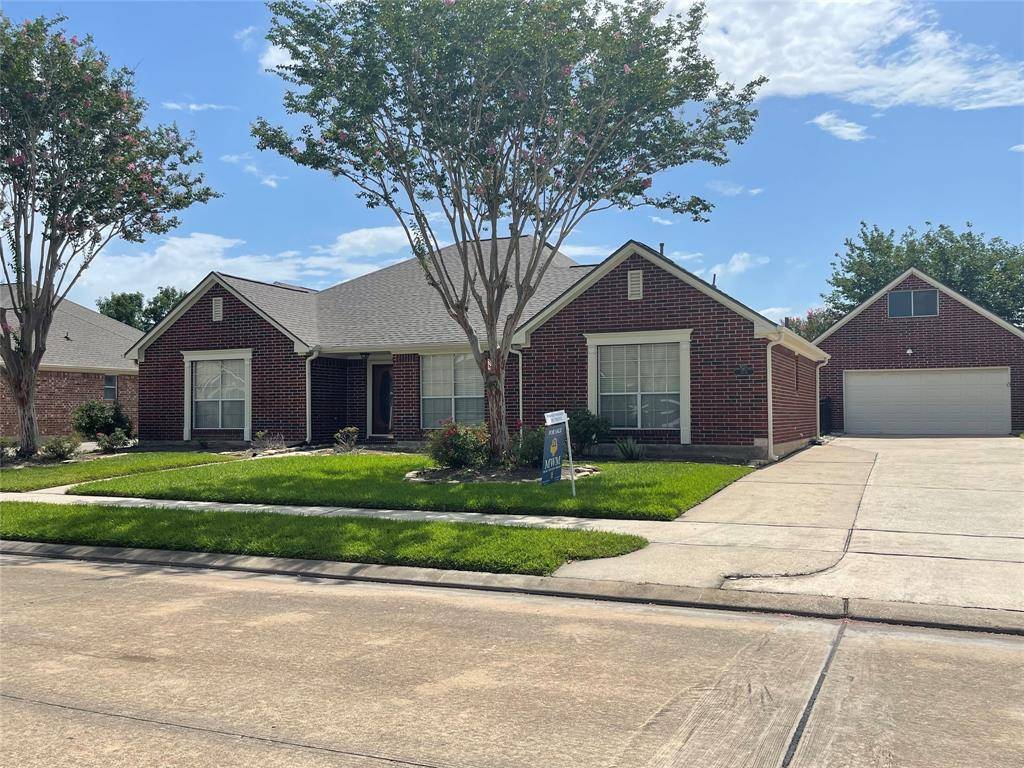 3711 Dry Creek DR, Pasadena, TX 77505