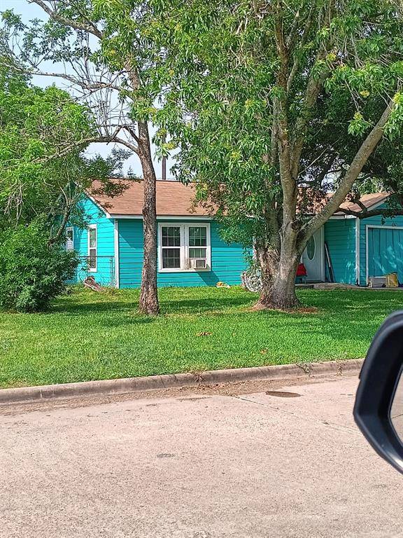 1713 N Avenue H, Freeport, TX 77541