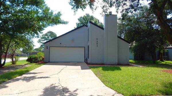 9303 Corner Oaks LN, Houston, TX 77036