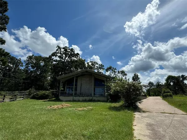 2859 Highway 59, Livingston, TX 77351