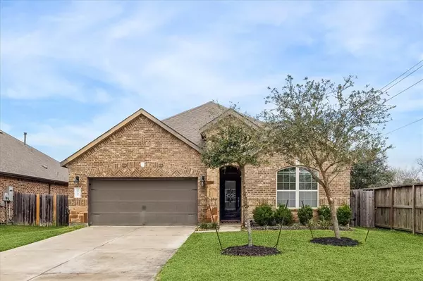 2727 Osprey LN, Pearland, TX 77581