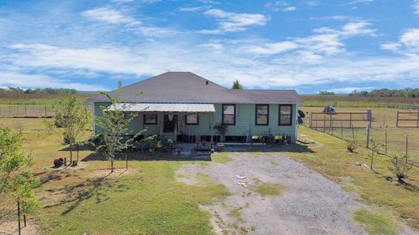 6981 County Road 167, Alvin, TX 77511