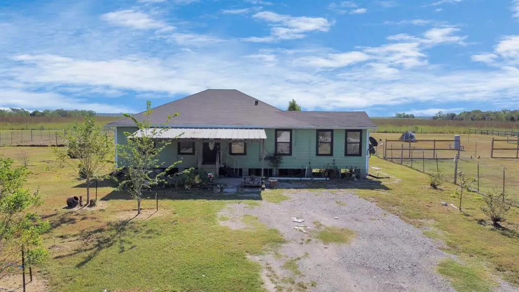 6981 County Road 167, Alvin, TX 77511