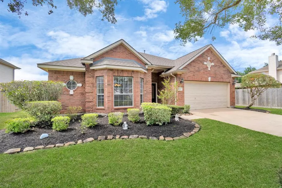 4812 Lakefront Terrace DR, Pearland, TX 77584