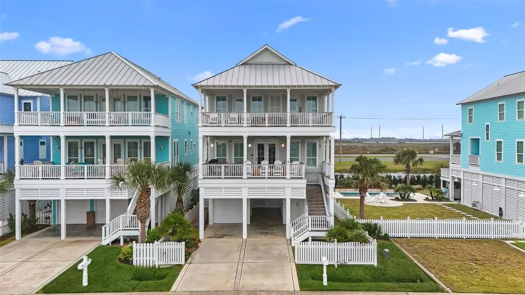 11418 Starfish LN, Galveston, TX 77554