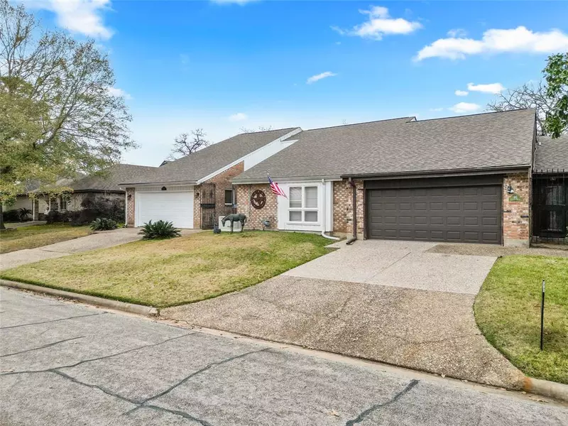 661 Cherry Hills DR, Huntsville, TX 77340