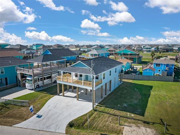 Crystal Beach, TX 77650,983 S Cove