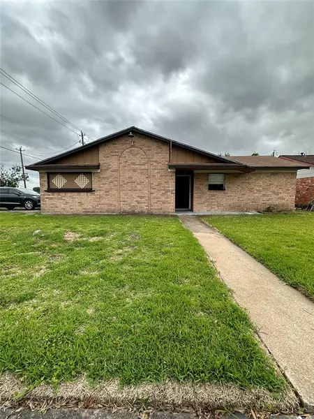 6328 Tamar DR, Pasadena, TX 77503