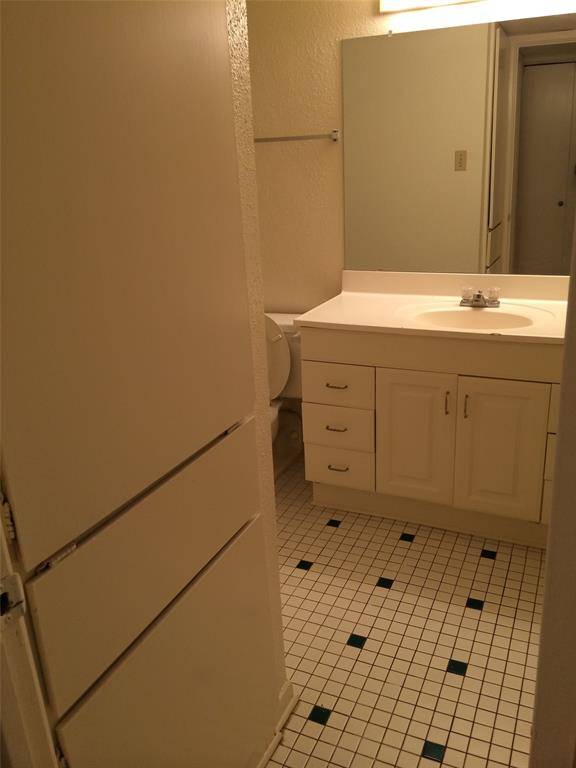 Houston, TX 77036,9101 Country Creek DR #407