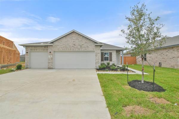 55 Leon WAY, Dayton, TX 77535