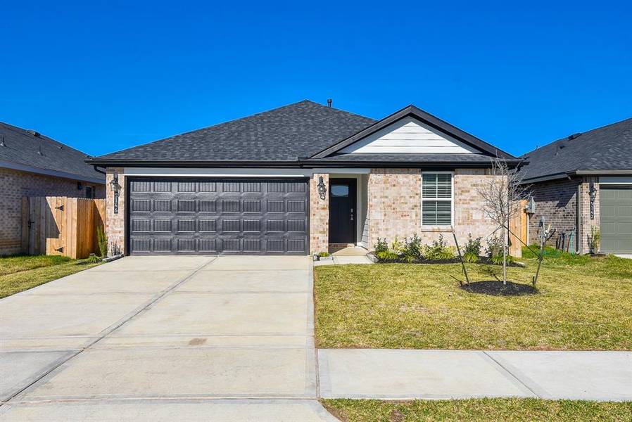 5146 Sunset Oaks DR, Fresno, TX 77545