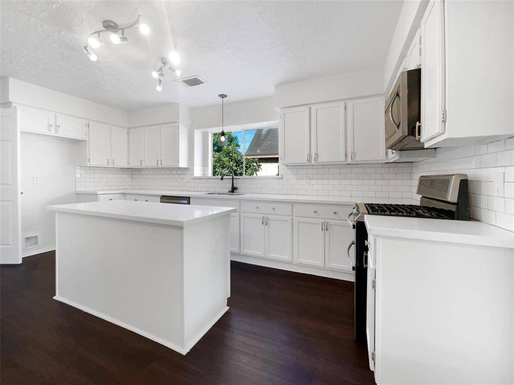 Houston, TX 77082,14718 W Bend DR